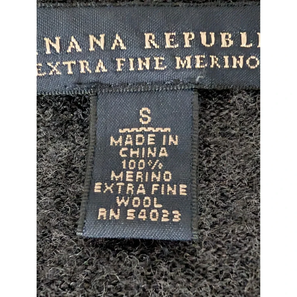 Banana Republic Gray Extra Fine Merino Wool V Neck Sweater Men Small Old Money